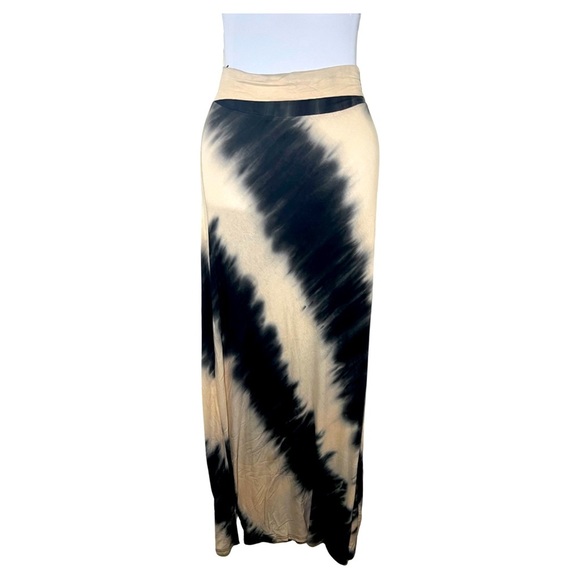 Cozy Tie Dye Maxi Skirt Beige & Blue Size Medium soft as butter. - Picture 1 of 3